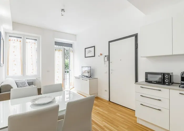 Apartament Easylife - Stile E Comfort A Due Passi Da Mediolan
