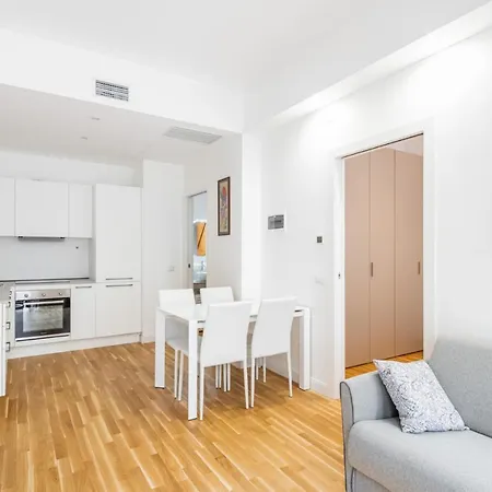 Easylife - Stile E Comfort A Due Passi Da